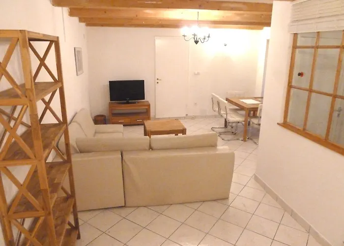 Sobieski Maisonette *