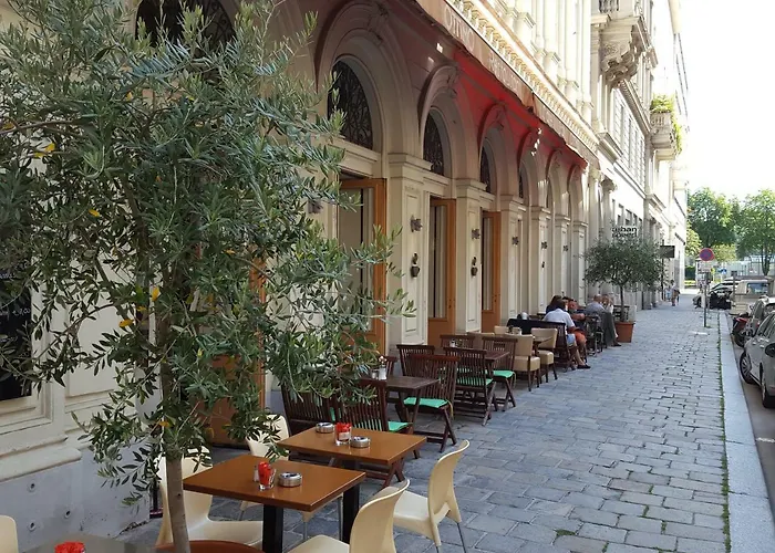 Sobieski Maisonette شقة *